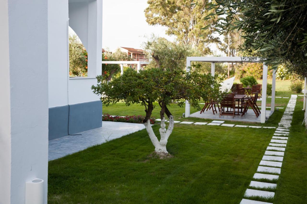 Sun 'N Chill, Boutique Apartments & Beach Villa Melikia Exterior photo